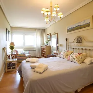 apartamento-frente-al-sardinero.bilbaohotelsspain.com/